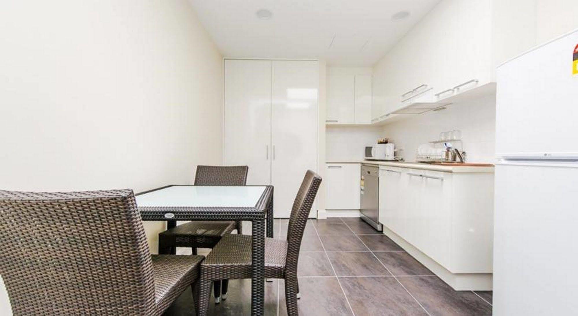 Belconnen Way Hotel&Serviced Apartments Canberra Buitenkant foto